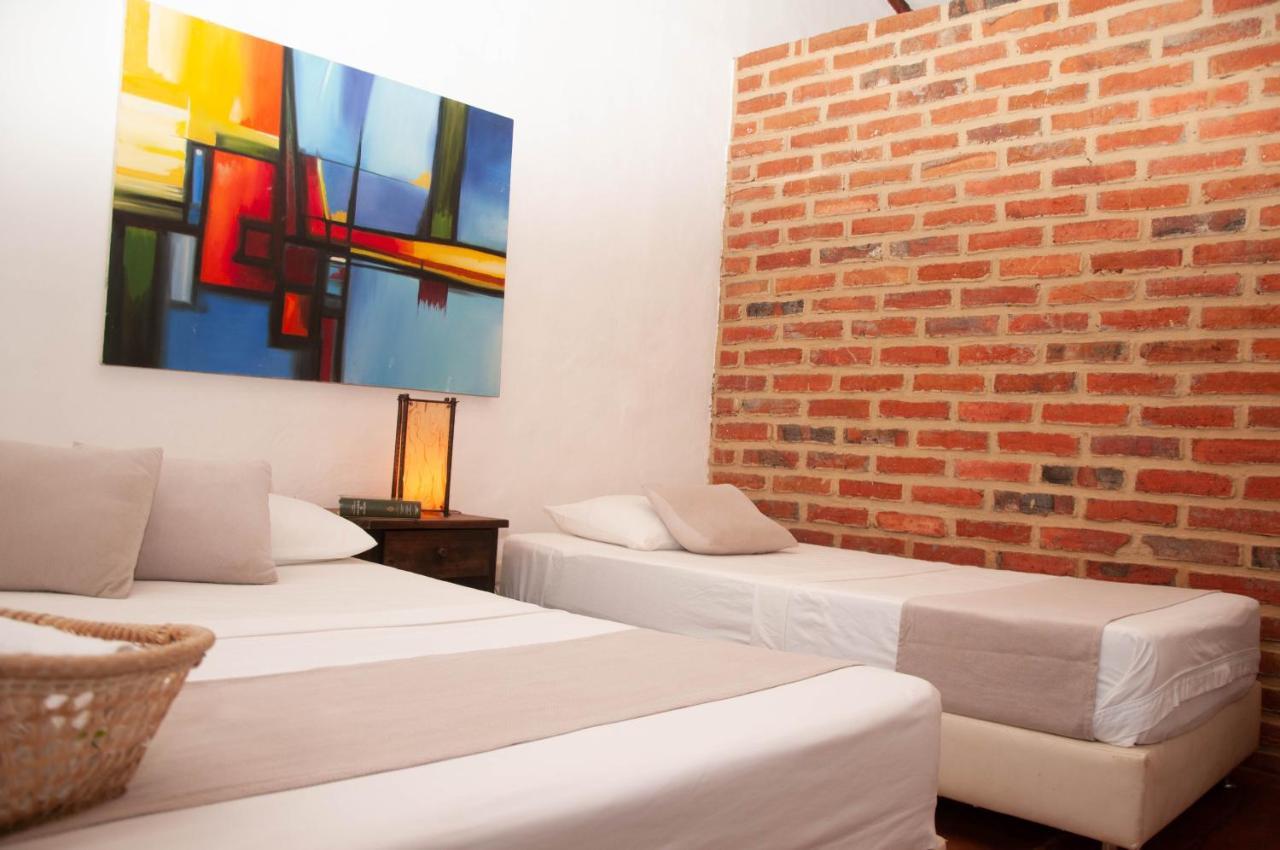 La Juanita Hostel บาริชารา ภายนอก รูปภาพ