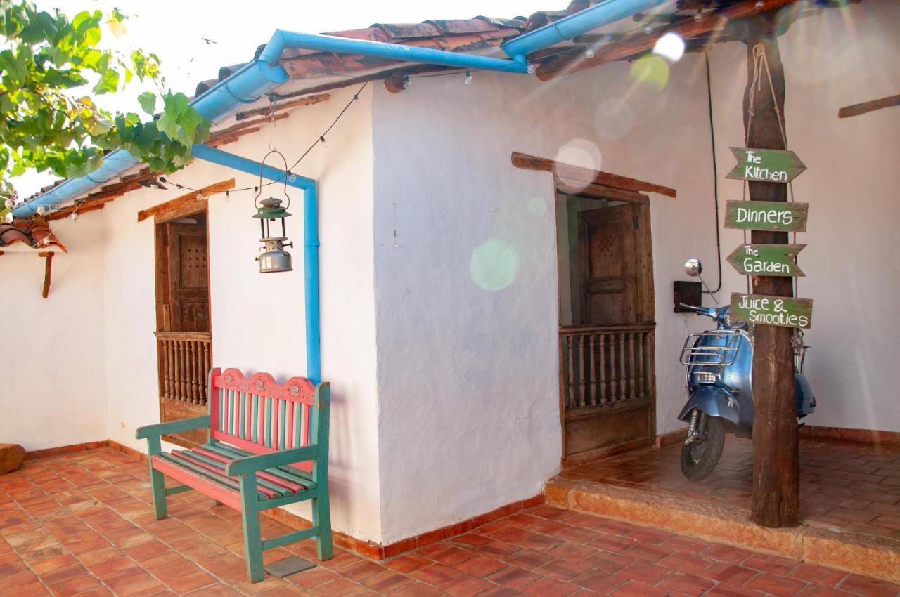 La Juanita Hostel บาริชารา ภายนอก รูปภาพ