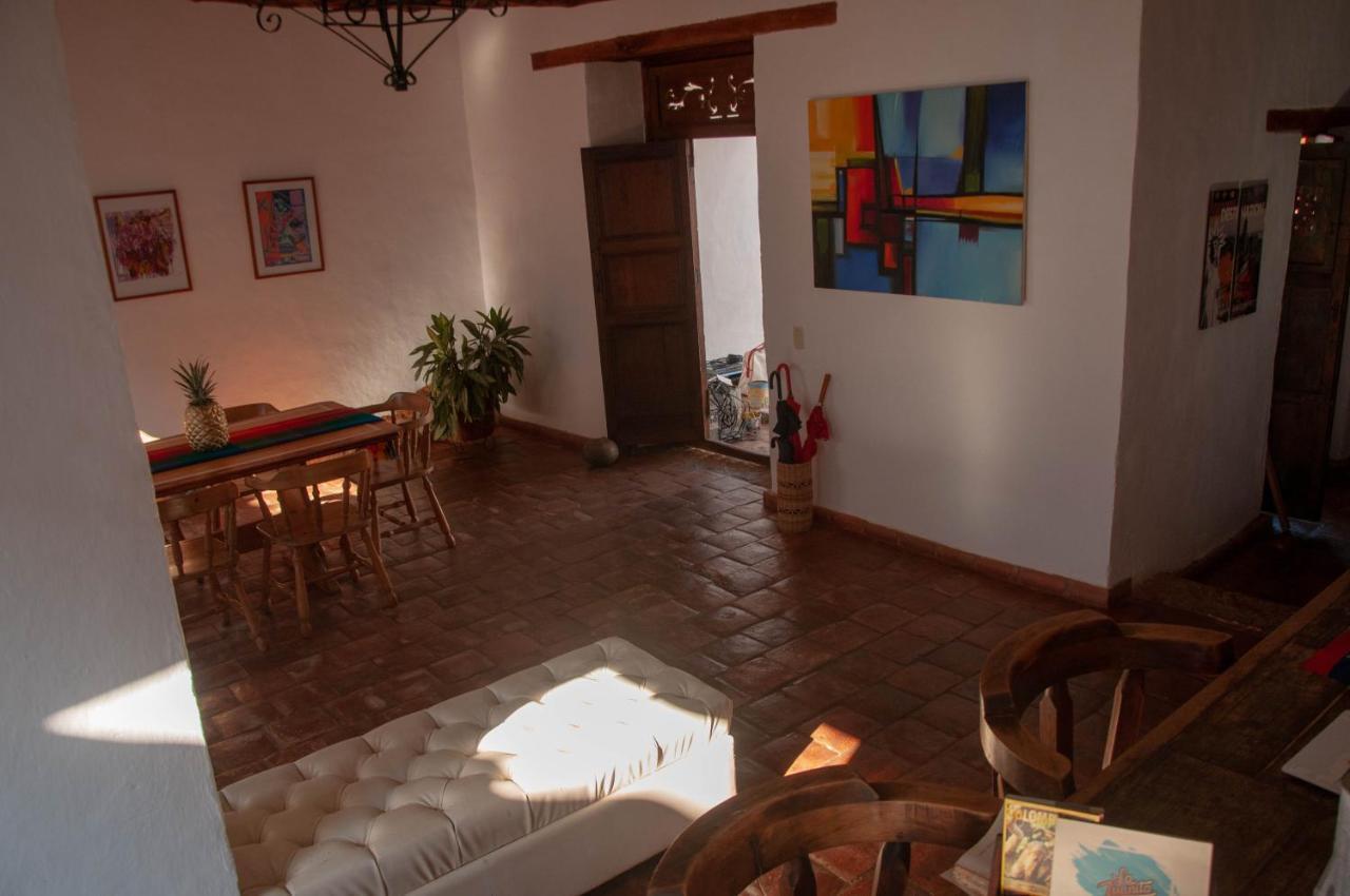 La Juanita Hostel บาริชารา ภายนอก รูปภาพ