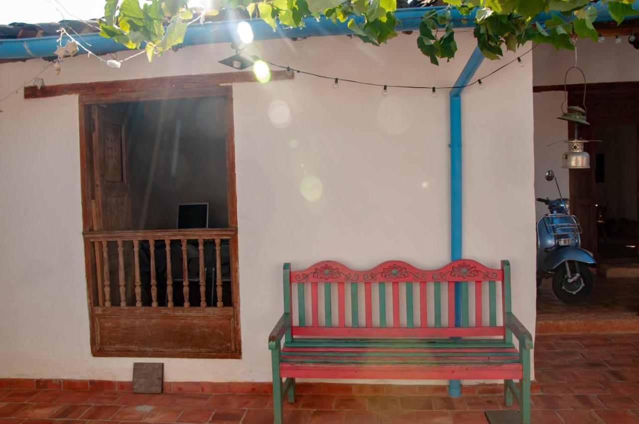 La Juanita Hostel บาริชารา ภายนอก รูปภาพ