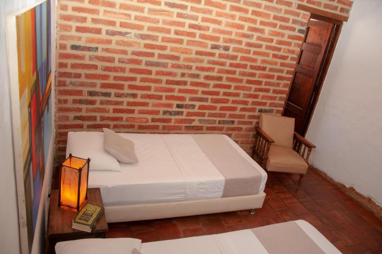 La Juanita Hostel บาริชารา ภายนอก รูปภาพ