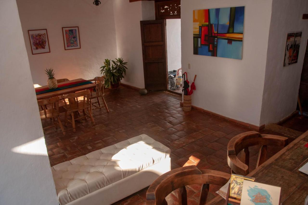 La Juanita Hostel บาริชารา ภายนอก รูปภาพ