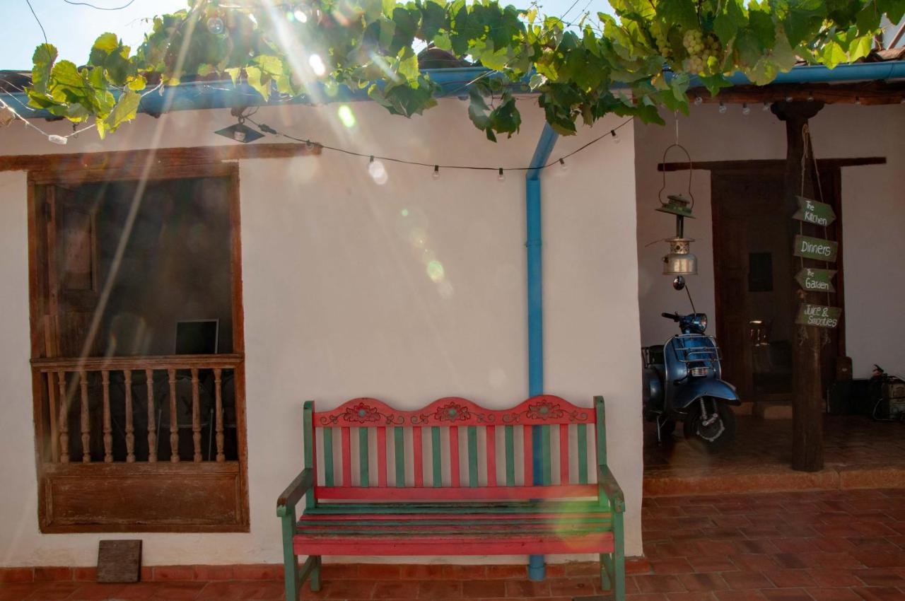 La Juanita Hostel บาริชารา ภายนอก รูปภาพ