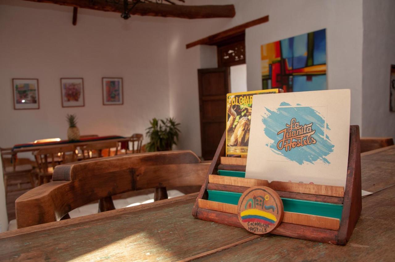 La Juanita Hostel บาริชารา ภายนอก รูปภาพ
