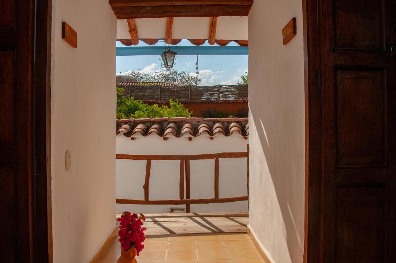 La Juanita Hostel บาริชารา ภายนอก รูปภาพ
