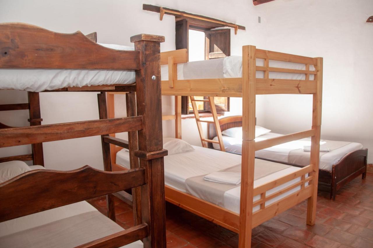 La Juanita Hostel บาริชารา ภายนอก รูปภาพ