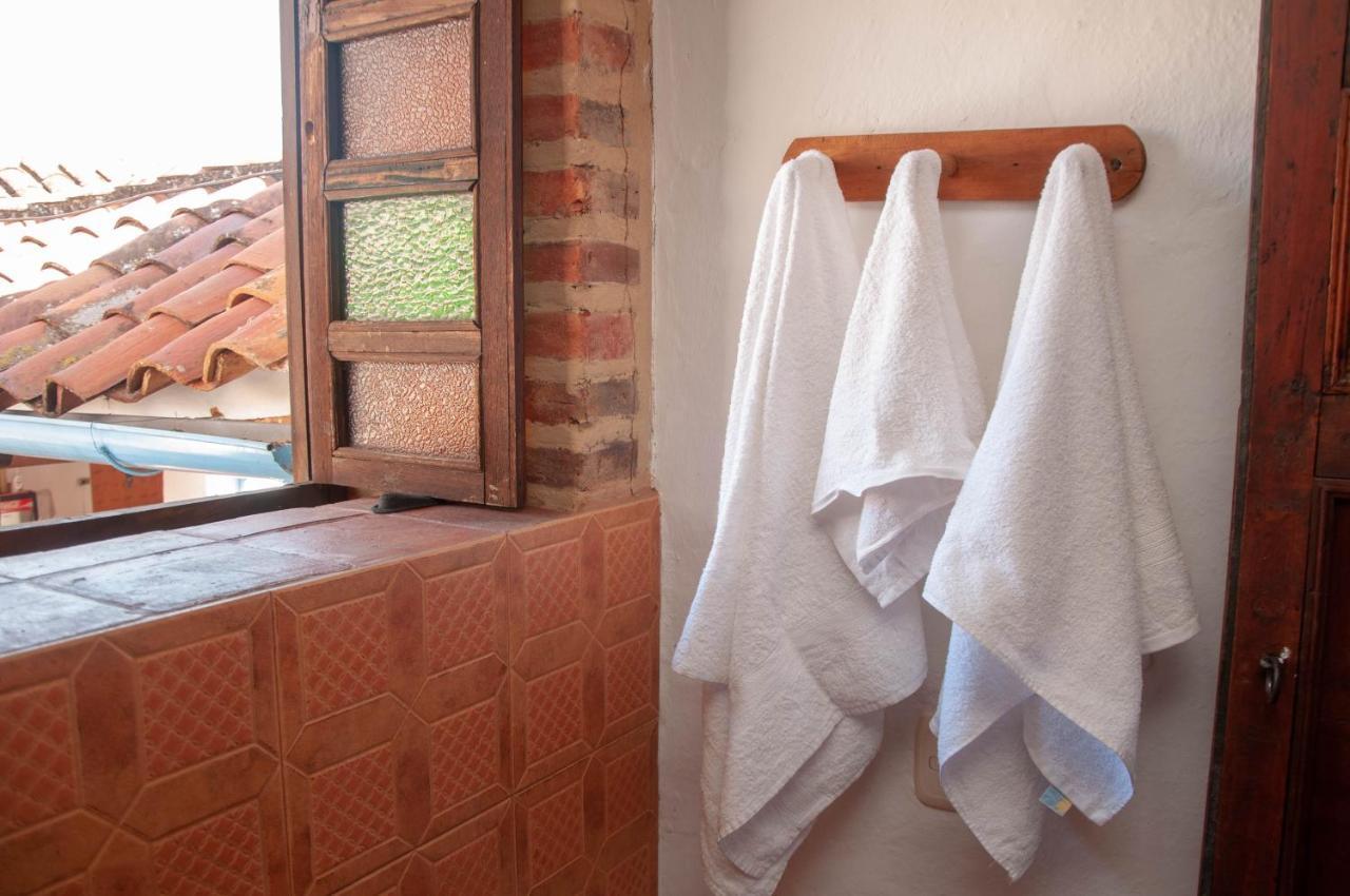 La Juanita Hostel บาริชารา ภายนอก รูปภาพ